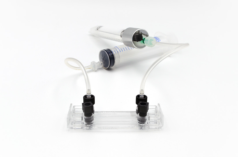 Be-Flow 通道连接至灌流系统的示意图